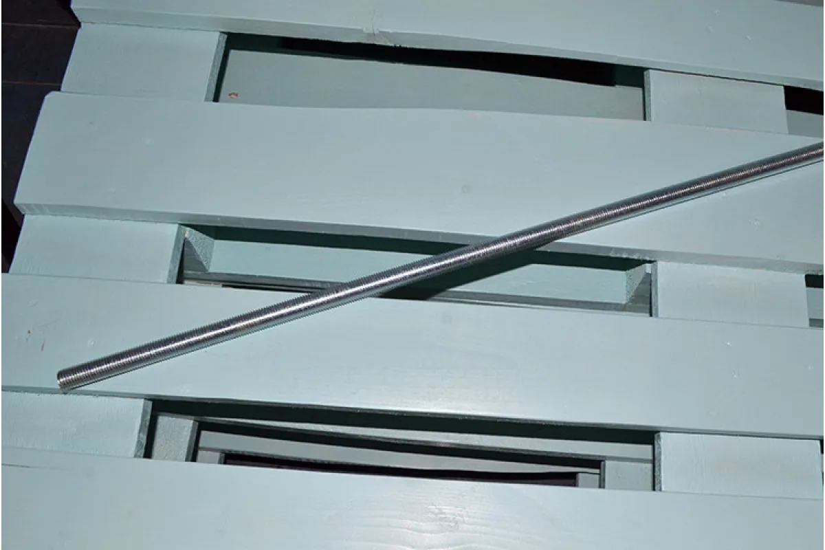 Шпилька М42 DIN 975 класу міцності 12.9