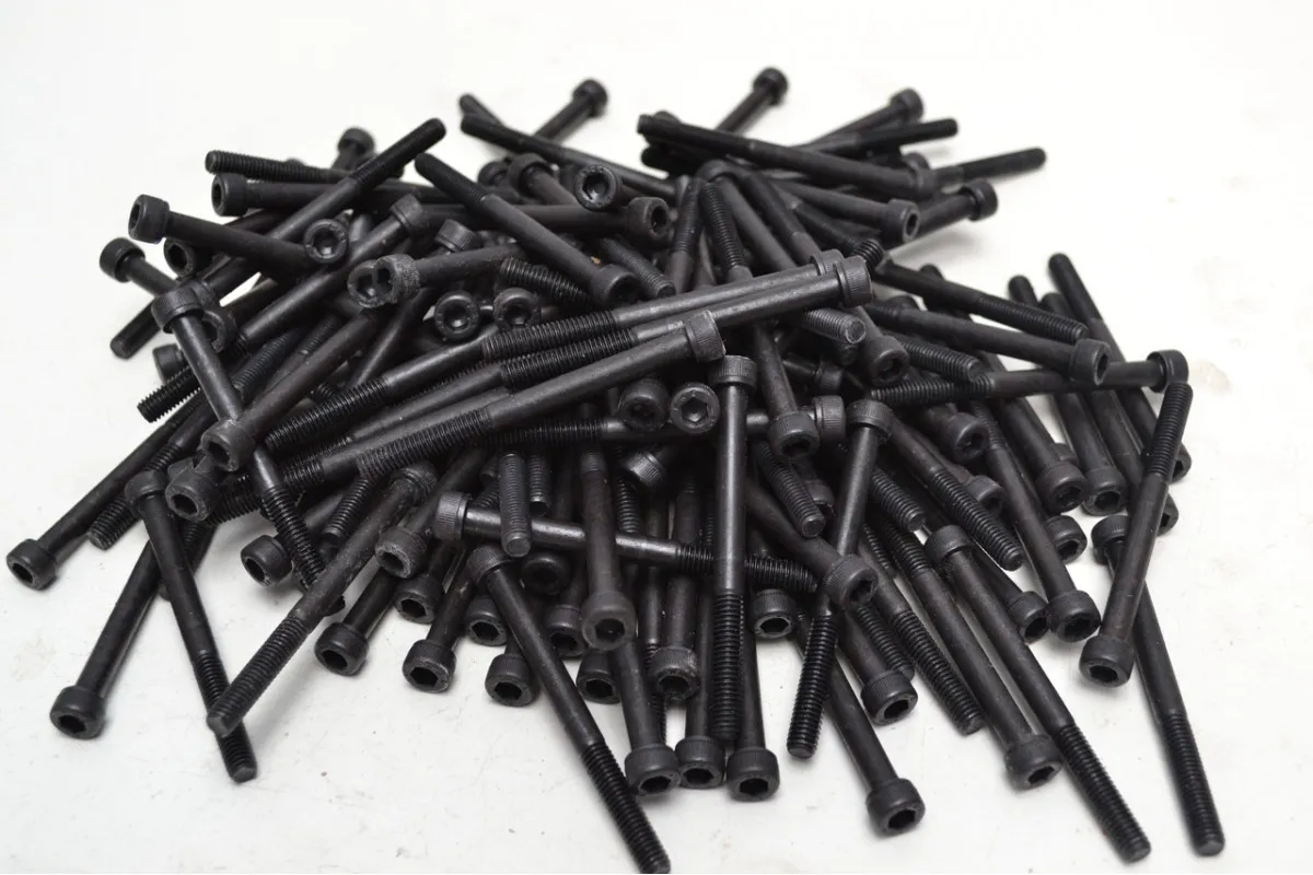 Винт М3 DIN 912 крепостью 10.9