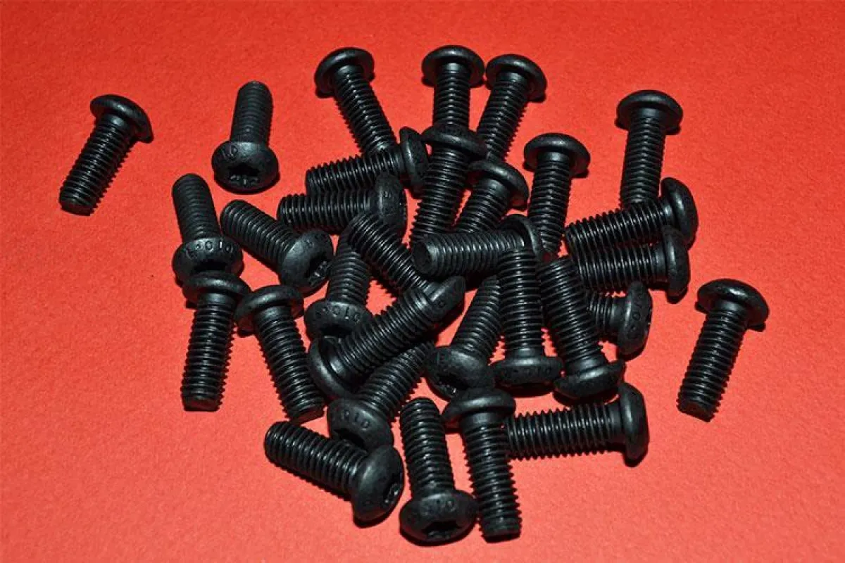 Винт М5 DIN 7380 крепостью 10.9