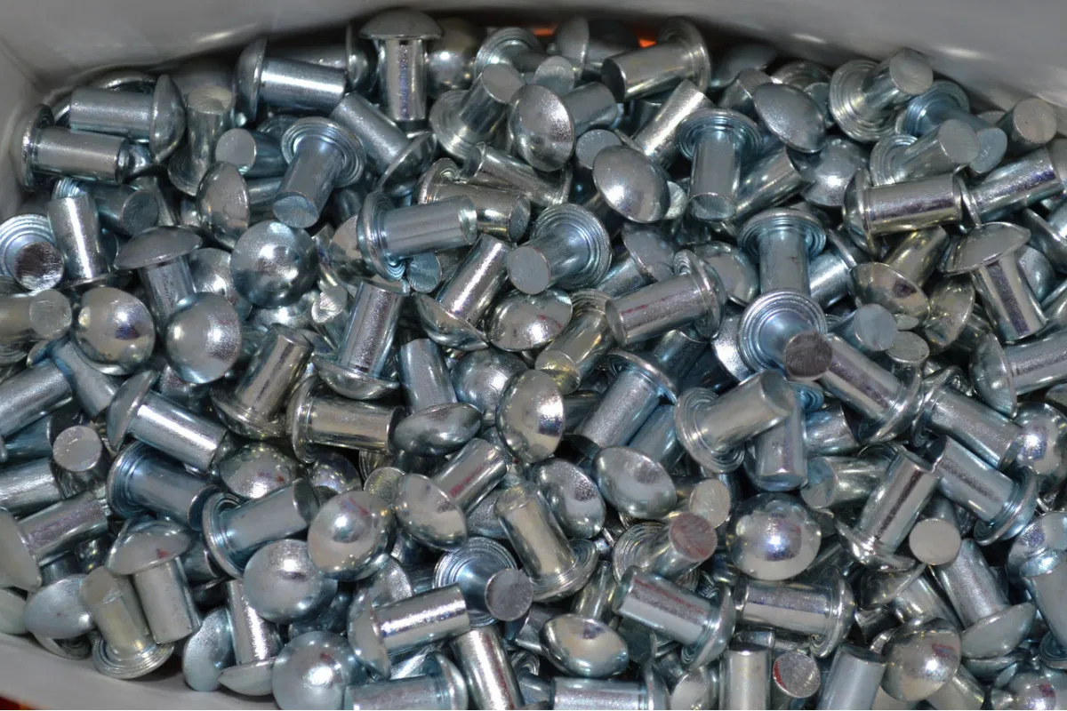 Заклепки під молоток Ф2.5 із напівкруглою головкою DIN 660 (сталь)