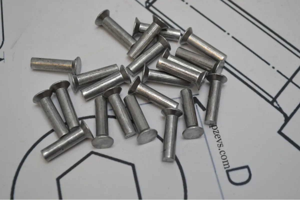 Заклепки з потайною головкою Ф4 DIN 661 AL