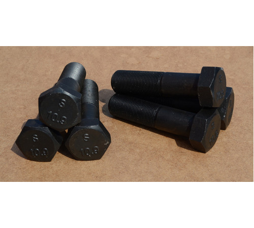 Болт М18 ГОСТ 7798-70 клас міцності 10.9