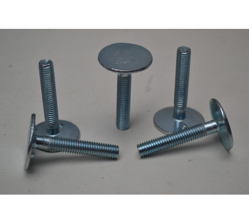 Болт М6 DIN 603 клас міцності 8.8