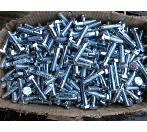 Болт М6 DIN 931 клас міцності 8.8