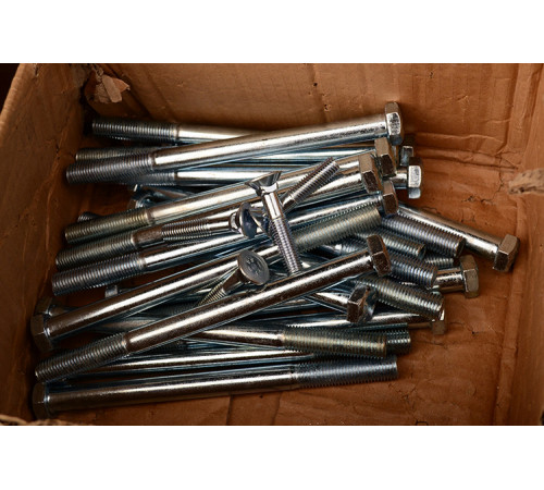 Болт М64 DIN 931 клас міцності 8.8