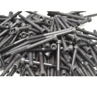 Болт з циліндричною голівкою та внутрішнім шестигранником DIN 912 М16 клас міцності 12.9