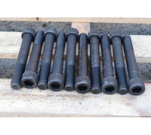 Гвинт М14 DIN 912 клас міцності 8.8 Гвинт М14 DIN 912 клас міцності 8.8