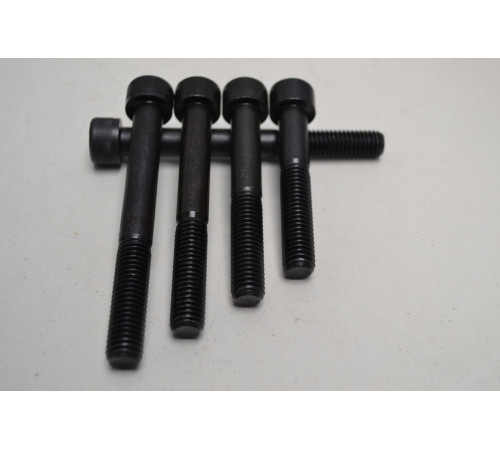 Гвинт М16 із внутрішнім шестигранником ГОСТ 11738-84, DIN 912 клас міцності 10.9