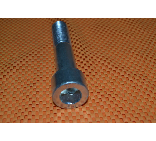 Гвинт М18 DIN 912 клас міцності 8.8 Гвинт М18 DIN 912 клас міцності 8.8