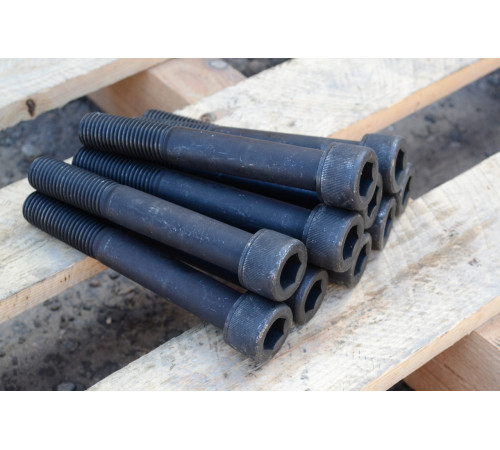 Гвинт М20 DIN 912 клас міцності 8.8 Гвинт М20 DIN 912 клас міцності 8.8