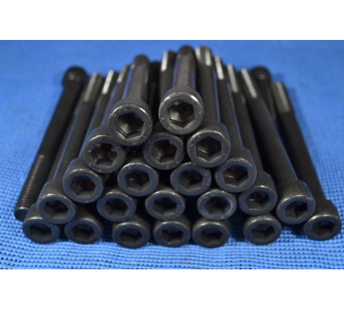 Гвинт М22 DIN 912 клас міцності 8.8