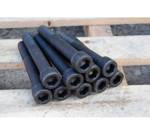 Гвинт М30 DIN 912 клас міцності 8.8 Гвинт М30 DIN 912 клас міцності 8.8