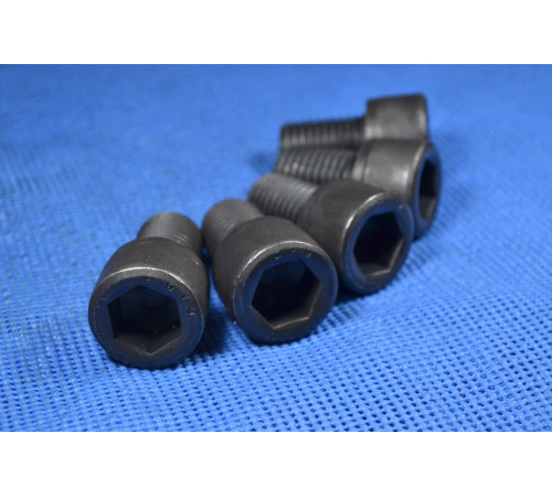 Гвинт М6 DIN 912 клас міцності 8.8 Гвинт М6 DIN 912 клас міцності 8.8