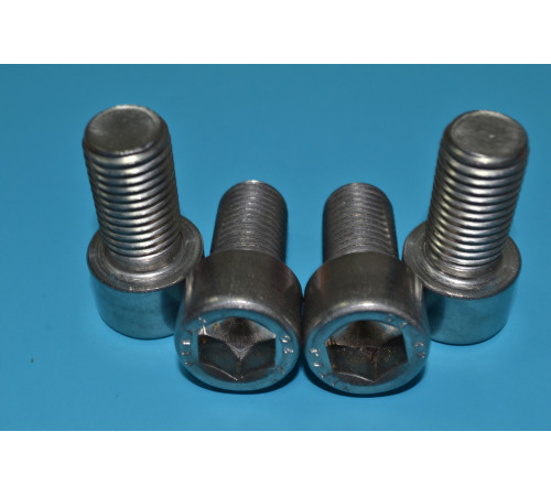 Гвинти М18 нержавіючі DIN 912, ГОСТ 11738-84, ISO 4762