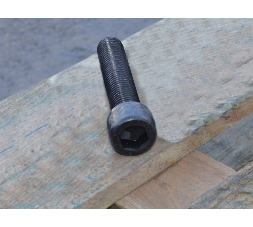 Гвинти із внутрішнім шестигранником DIN 912, ГОСТ 11738-84 М30 клас міцності 12.9 Гвинти із внутрішнім шестигранником DIN 912, ГОСТ 11738-84 М30 клас міцності 12.9