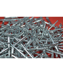 Витяжні заклепки DIN 7337 у виробничих процесах