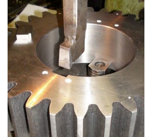 Вирізання наскрізних пазів, шпоночних пазів, шліців і зубців Вирізання наскрізних пазів, шпоночних пазів, шліців і зубців