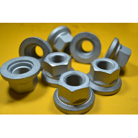 Гайки DIN 6923 класса прочности 10.0
