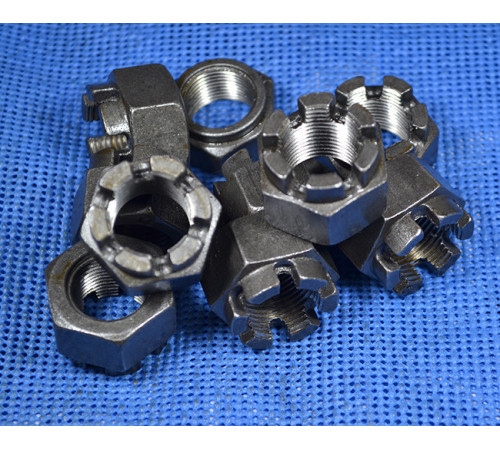 Гайка М27 ГОСТ 5918-73 класу міцності 10.0