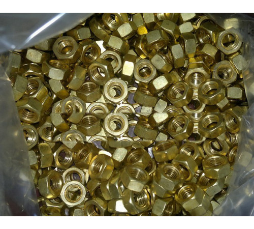 Гайки латунні