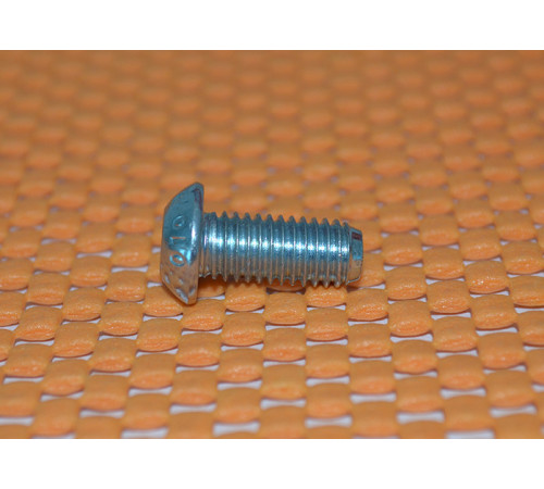 Гвинти М16 ISO (DIN) 7380-2 під шестигранник