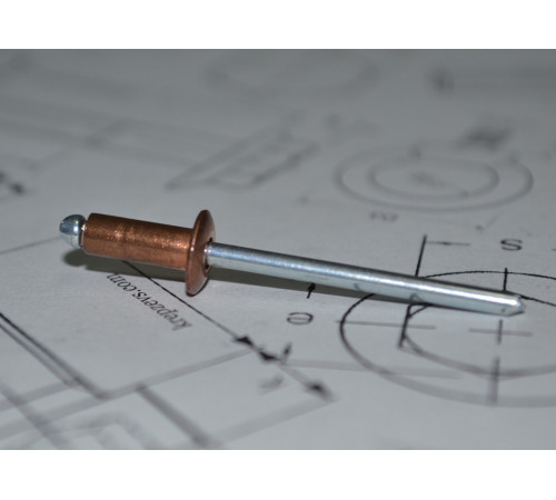 Заклепка Ф3.0 DIN 7337, мідь/сталь