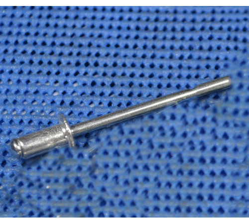 Заклепка Ф4.0 DIN 7337 зі звичайним буртиком