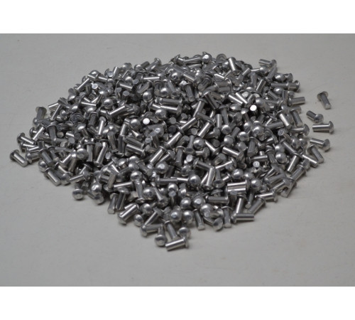 Заклепки під молоток Ф5 із напівкруглою голівкою DIN 660 (сталь)