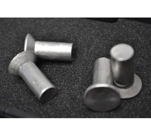 Заклепки з потайною голівкою Ф3 DIN 661 (сталь)