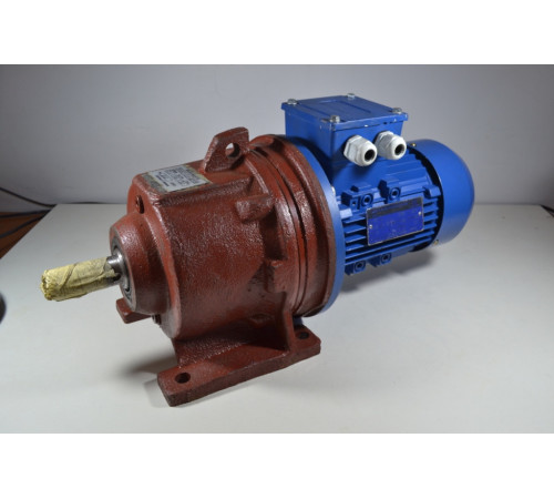 Мотор-редуктор 3МП-31,5 (1 ступень, 112 об/мин, АИР90L6)