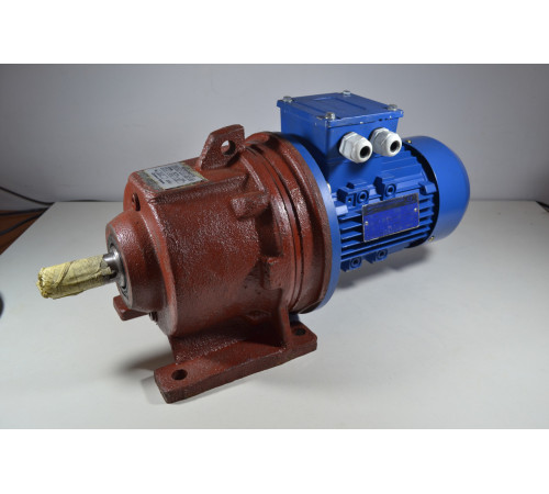 Мотор-редуктор 3МП-31,5 (1 ступень, 112 об/мин, АИР90L6)