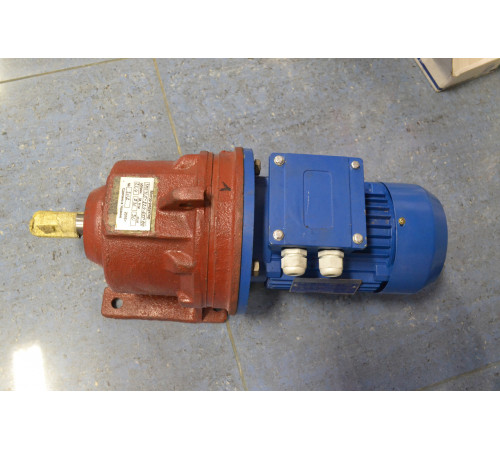 Мотор-редуктор 3МП-31,5 (1 ступінь, 180 об/хв, АІР90L4)