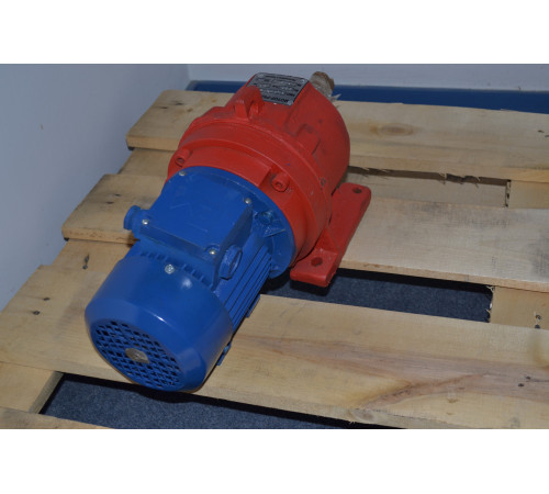 Мотор-редуктор 3МП-31,5 (2 ступени, 45 об/мин, АИР71В4)