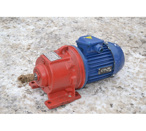 Мотор редуктор 3МП-31,5 (2 ступени, 56 об/мин, АИР71В4)