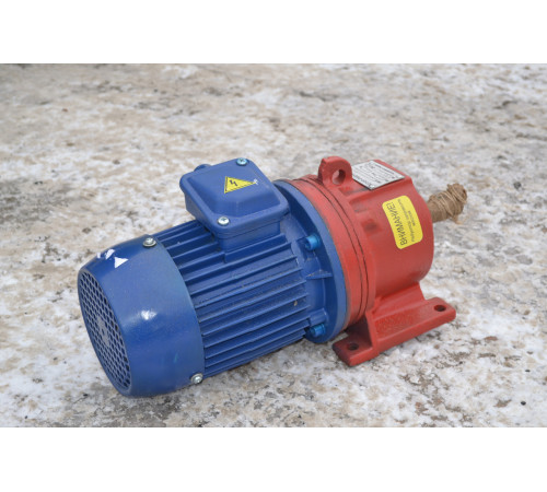 Мотор редуктор 3МП-31,5 (2 ступени, 56 об/мин, АИР71В4)