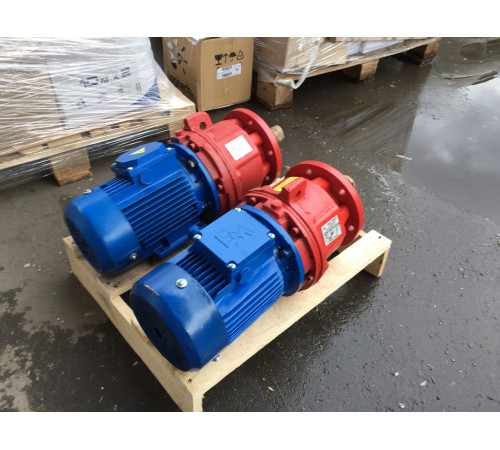 Мотор-редуктор 3МП-50 (3 ступені, 12.5 об/хв, АІР71В2)