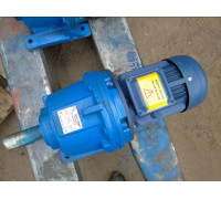 Мотор-редуктор 3МП-50 (3 ступені, 12.5 об/хв, АІР7В4)