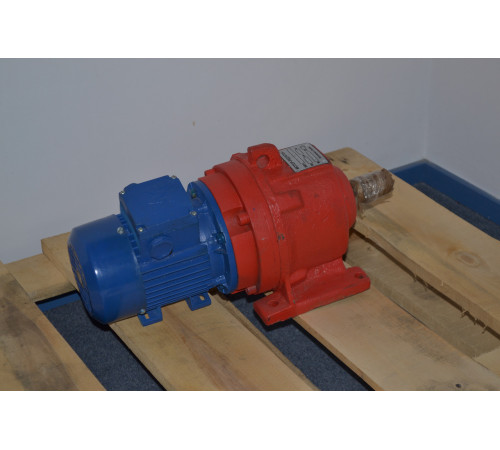 Мотор-редукторы 3МП-31,5 (1 ступень, 140 об/мин, АИР100S4)