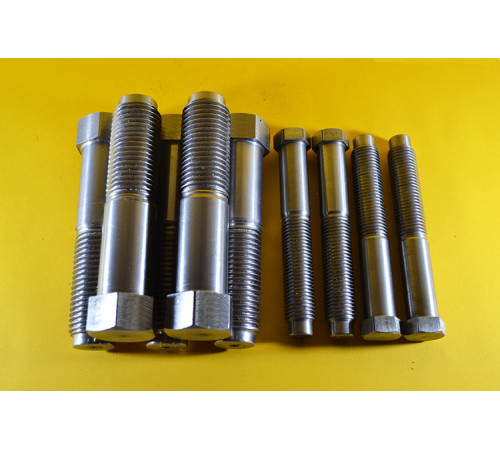 Виробництво болтів з шестигранною зменшеною голівкою і циліндричним кінцем