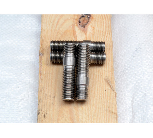 Шпилька М10 ГОСТ 22034-76 с ввинчиваемым концом 1.25D класс прочнсти 8.8