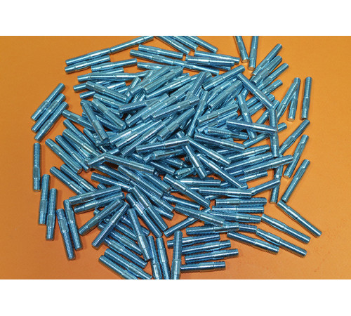 Шпилька М14 ГОСТ 22034-76 з загвинчуваним кінцем 1.25D клас міцності 8.8 Шпилька М14 ГОСТ 22034-76 з загвинчуваним кінцем 1.25D клас міцності 8.8