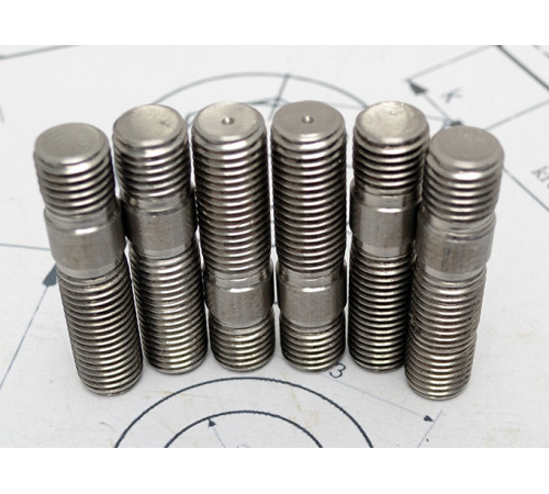 Шпилька М39 DIN 939 з загвинчуваним кінцем довжиною 1.25D класу міцності 8.8