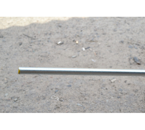 Шпильки метрові з лівим різьбленням M16×1000 DIN 975 клас міцності 8.8