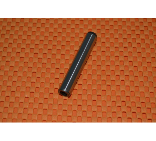 Штифт циліндричний з внутрішнім різьбленням загартований Ф10 DIN 7979 D, ISO 8733, ISO 8735