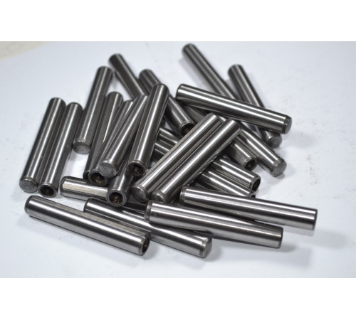 Штифт циліндричний з внутрішнім різьбленням загартований Ф16 DIN 7979 D, ISO 8733, ISO 8735